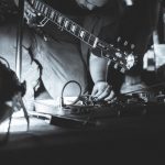 Koncert české industriální kapely s technologickými prvky