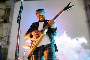 koncert české metalové kapely na pódiu