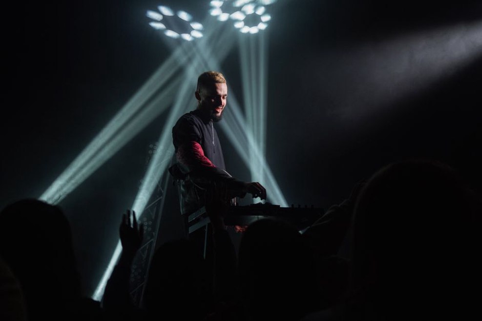 Koncert industriální metalové kapely v pražském Cross Clubu, rok 2015