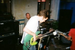 Koncert české alternativní skupiny naživo