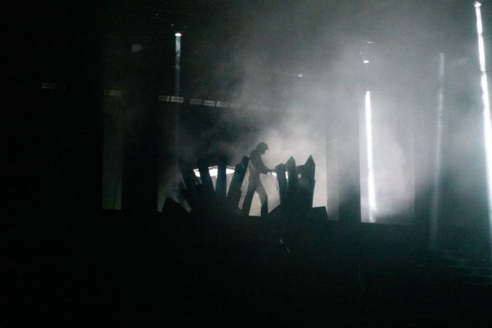Český alternativní koncert s temnou atmosférou